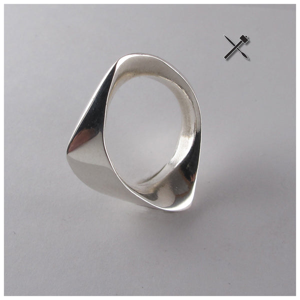 Asymetric ring 1  size 6.5