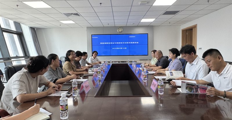 民盟海南省委会副主委李渝凤率队赴省文